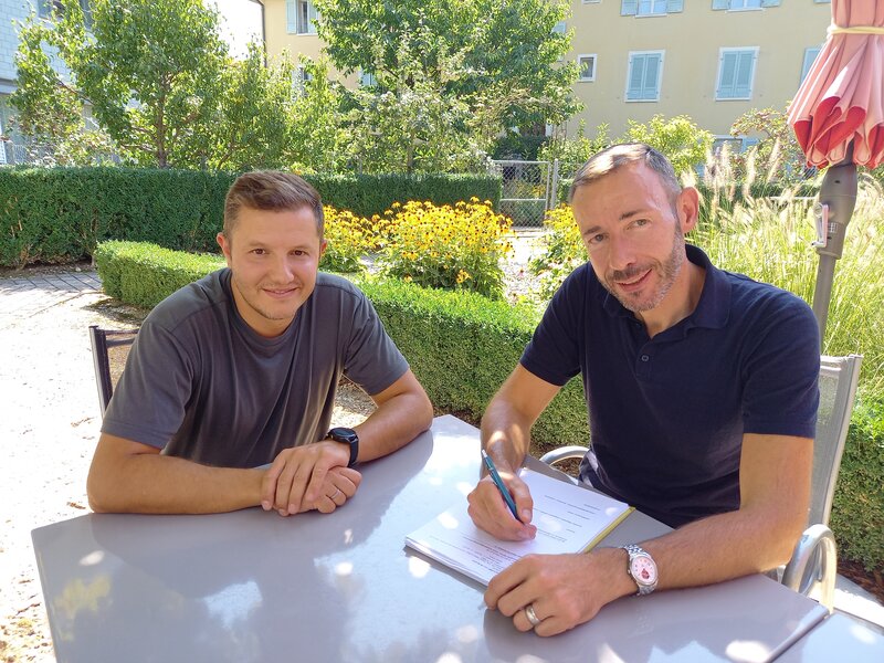 Abschlussgespräch: Kristijan Garic (links) mit Rafael Furrer, IV-Stelle WAS Luzern. Abschlussgespräch: Kristijan Garic (links) mit Rafael Furrer, IV-Stelle WAS Luzern.